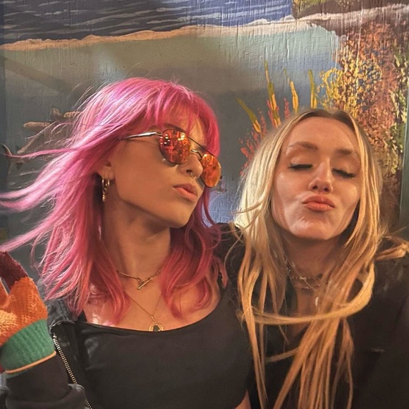 posher, zoë - Picture 12 of 14